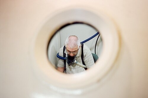 hyperbaric oxygen therapy used to help patients with multiple sclerosis