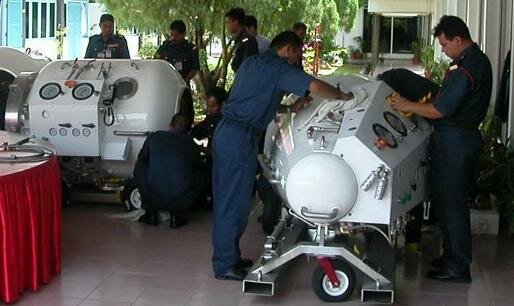 Transportable Recompression Chamber System (TRCS), monoplace hyperbaric chamber